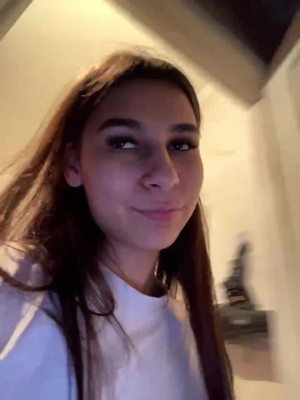 LenaGordon_2025-08-29_18-09-03_979 Adult Chat August 30, 2025