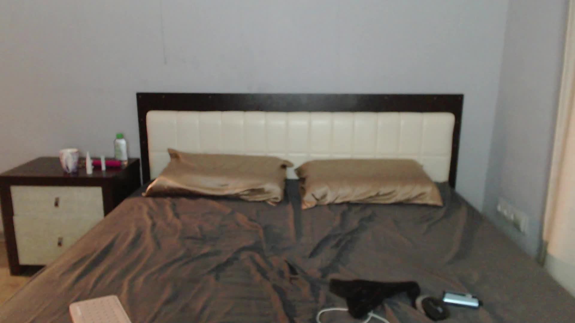 Iloniyaa Adult Chat August 30, 2025