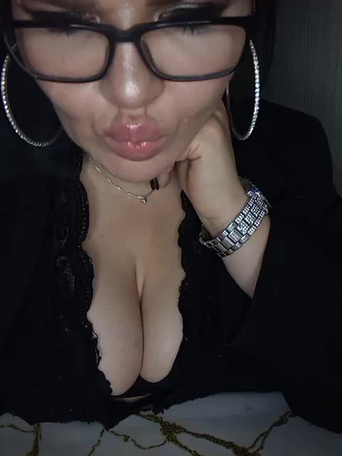 Brunetochkaaa Adult Chat August 30, 2025