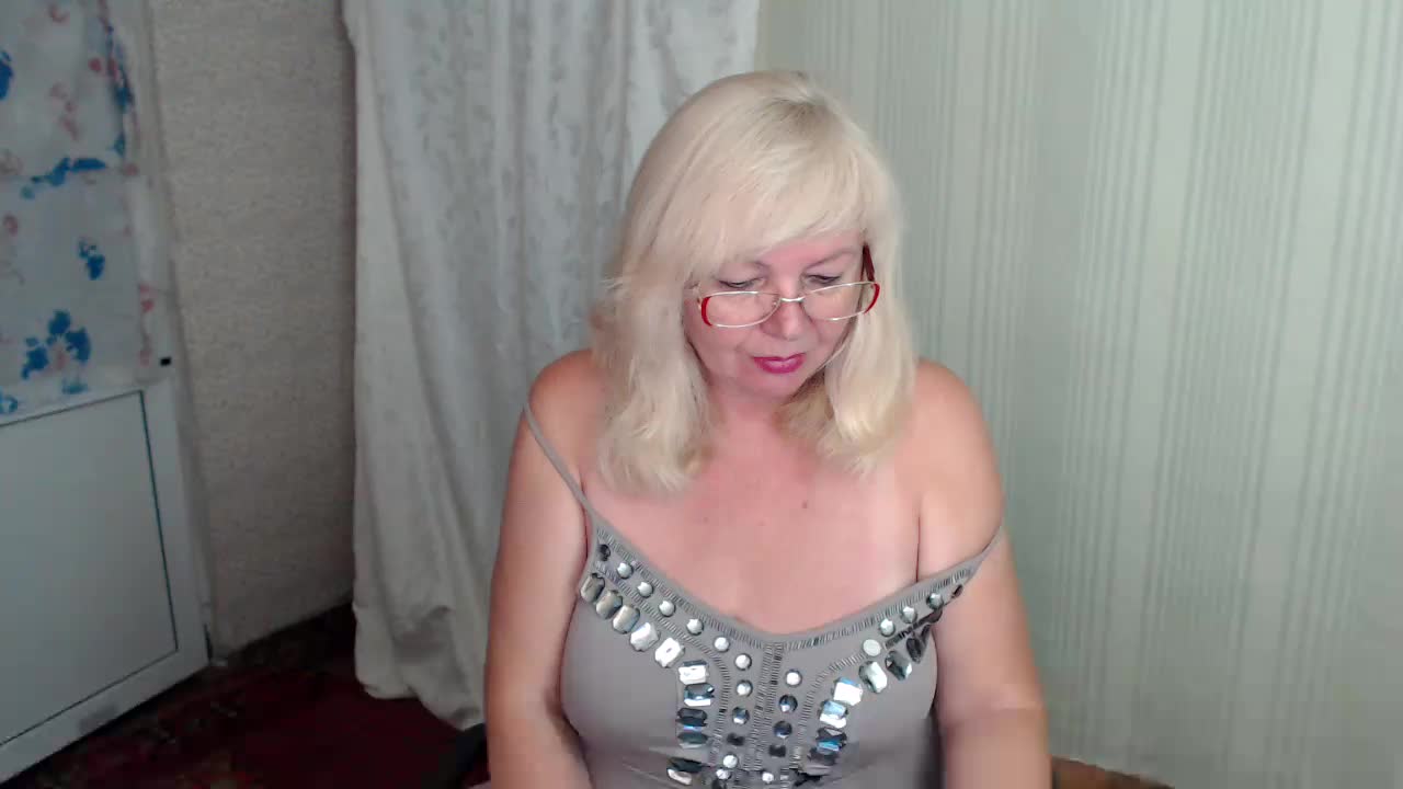 EvelynLoveShy Adult Chat August 30, 2025