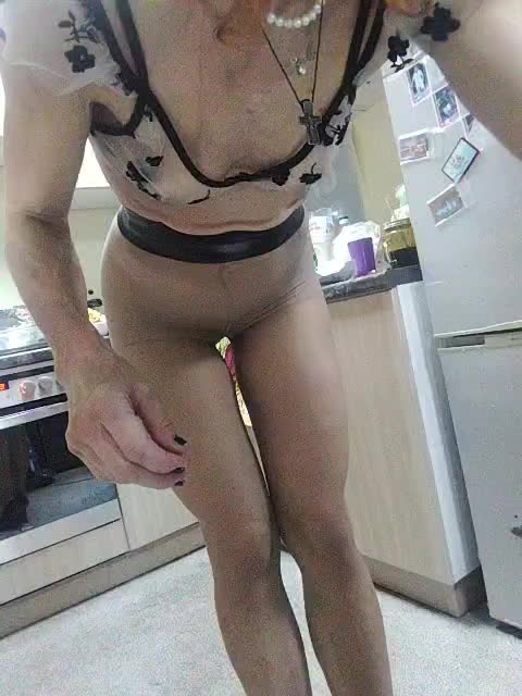 Yuliya77 Adult Chat August 30, 2025