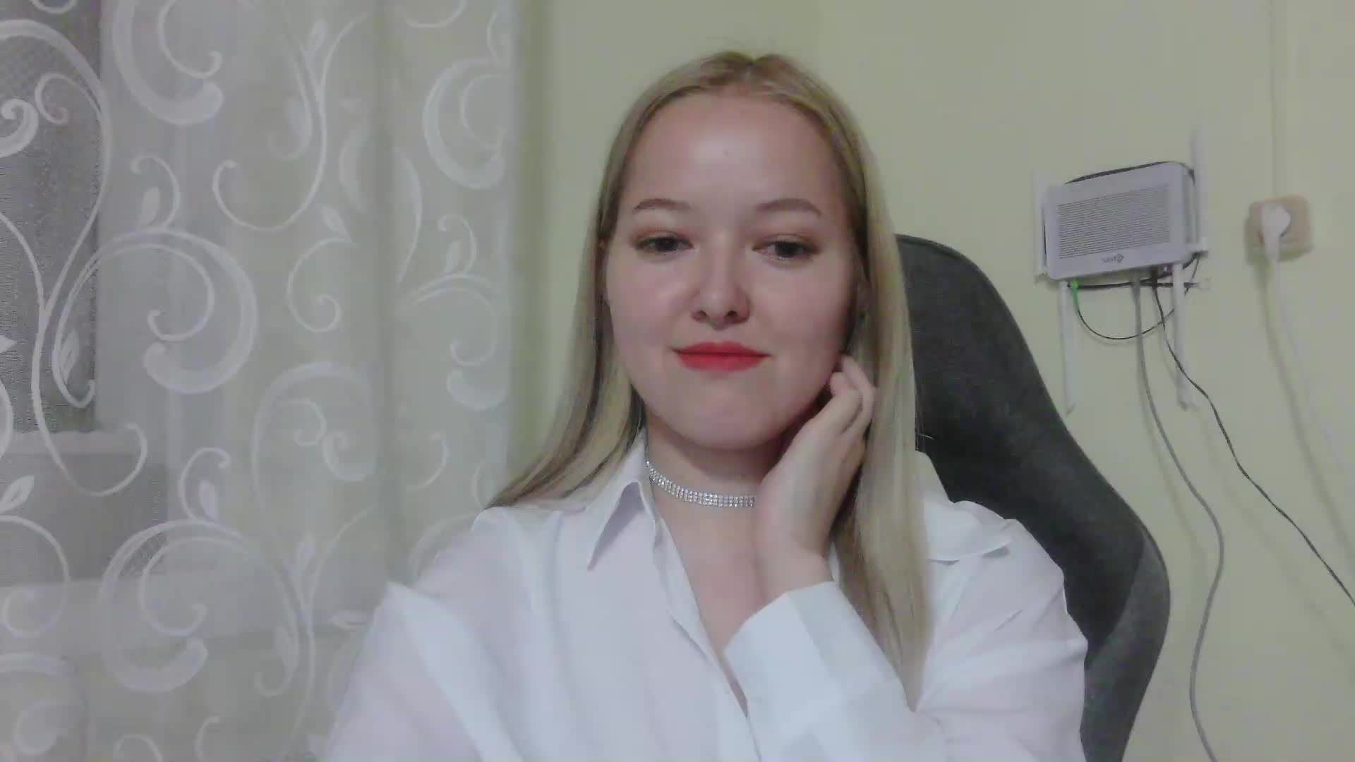 -Sweet-smile- Adult Chat August 30, 2025