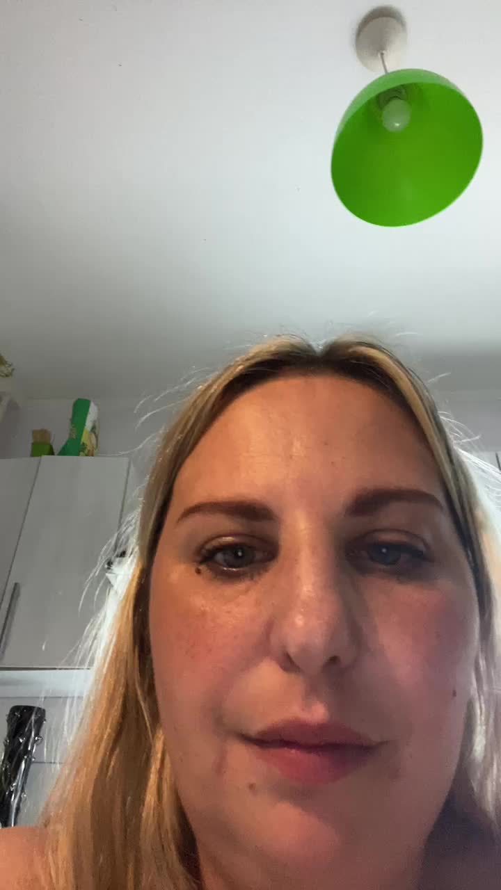 Roksi-8 Adult Chat August 30, 2025