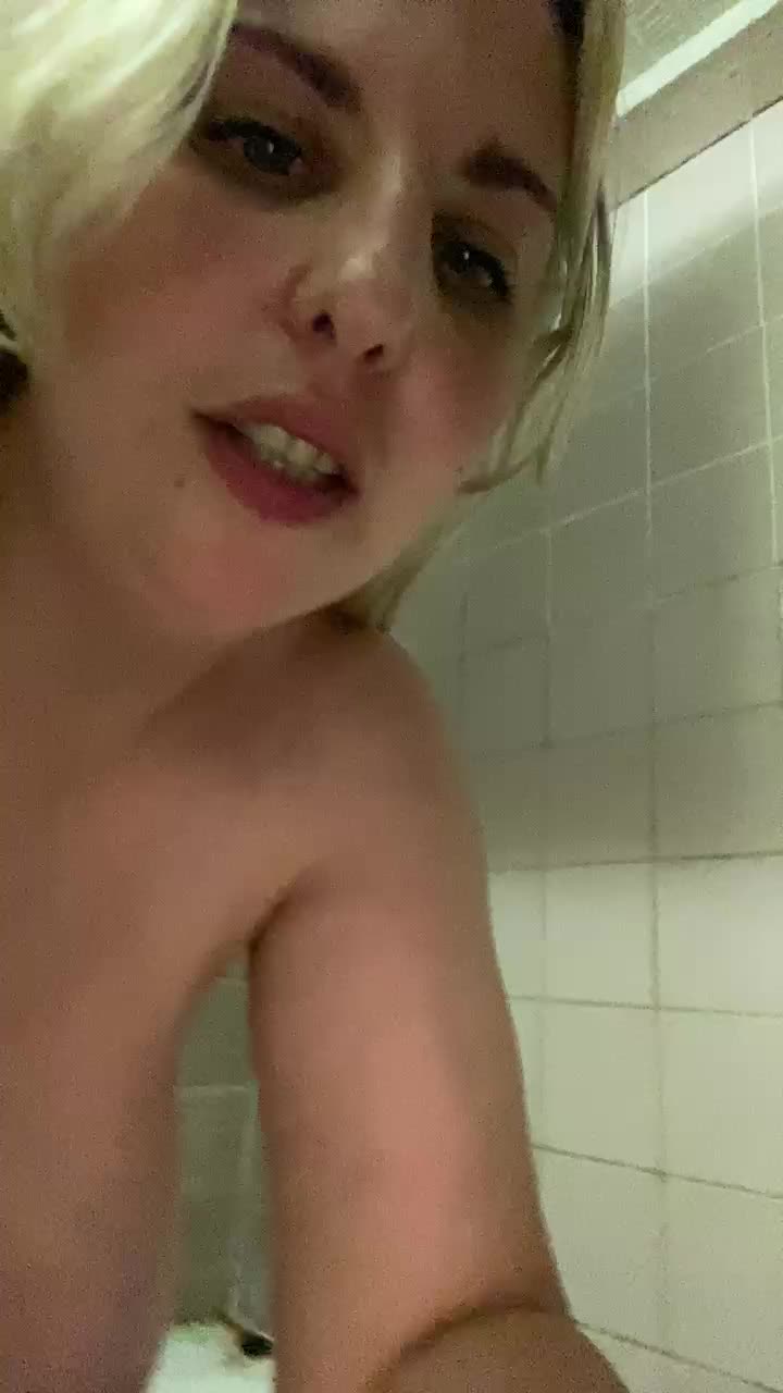 Roksi-8 Adult Chat August 30, 2025