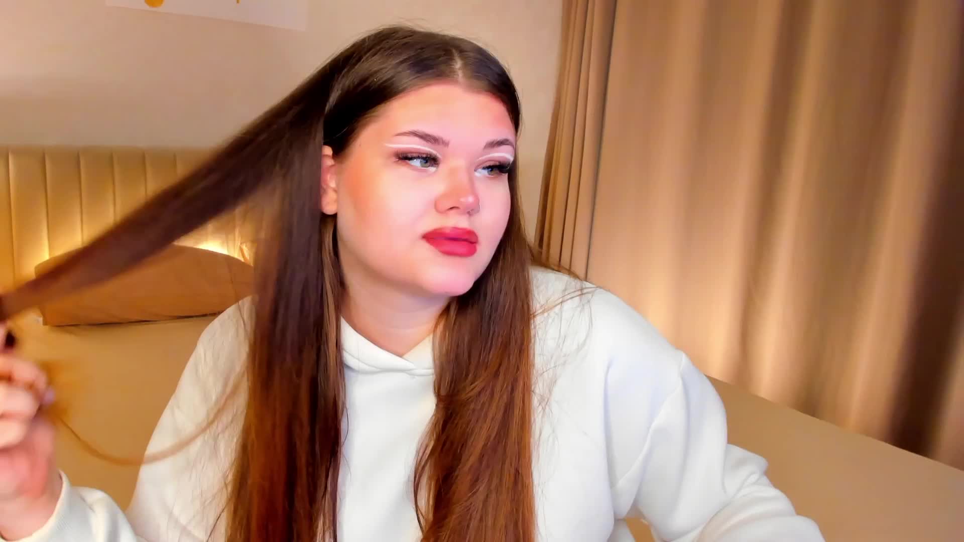 elle-one Adult Chat August 30, 2025