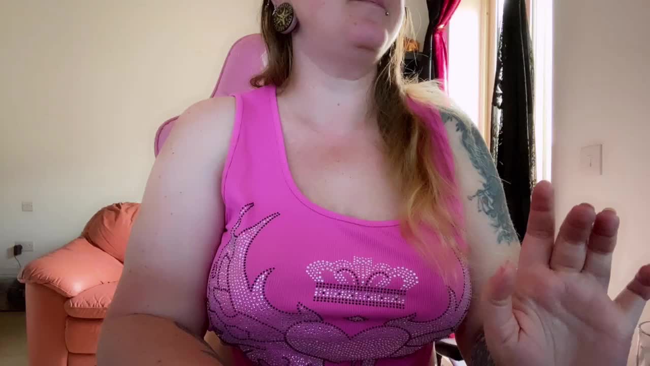 NylonQueen Adult Chat August 30, 2025