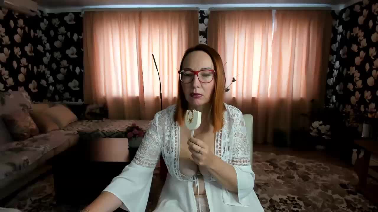 Pink-Lips Adult Chat August 30, 2025