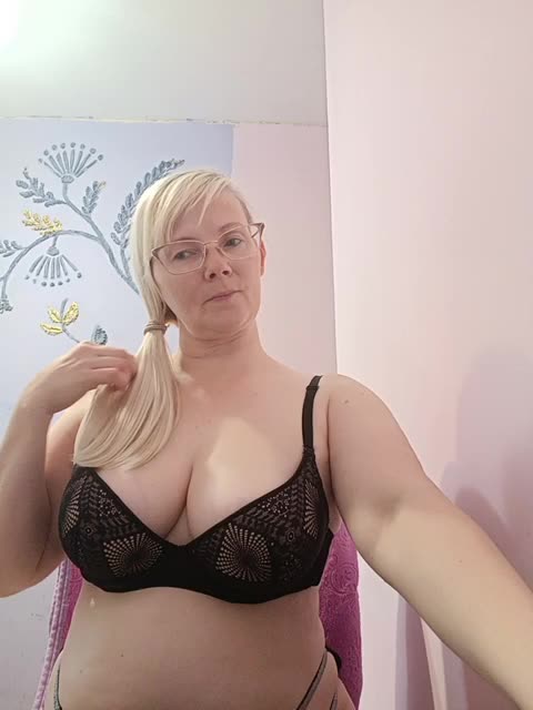 Sweetie454 Adult Chat August 30, 2025