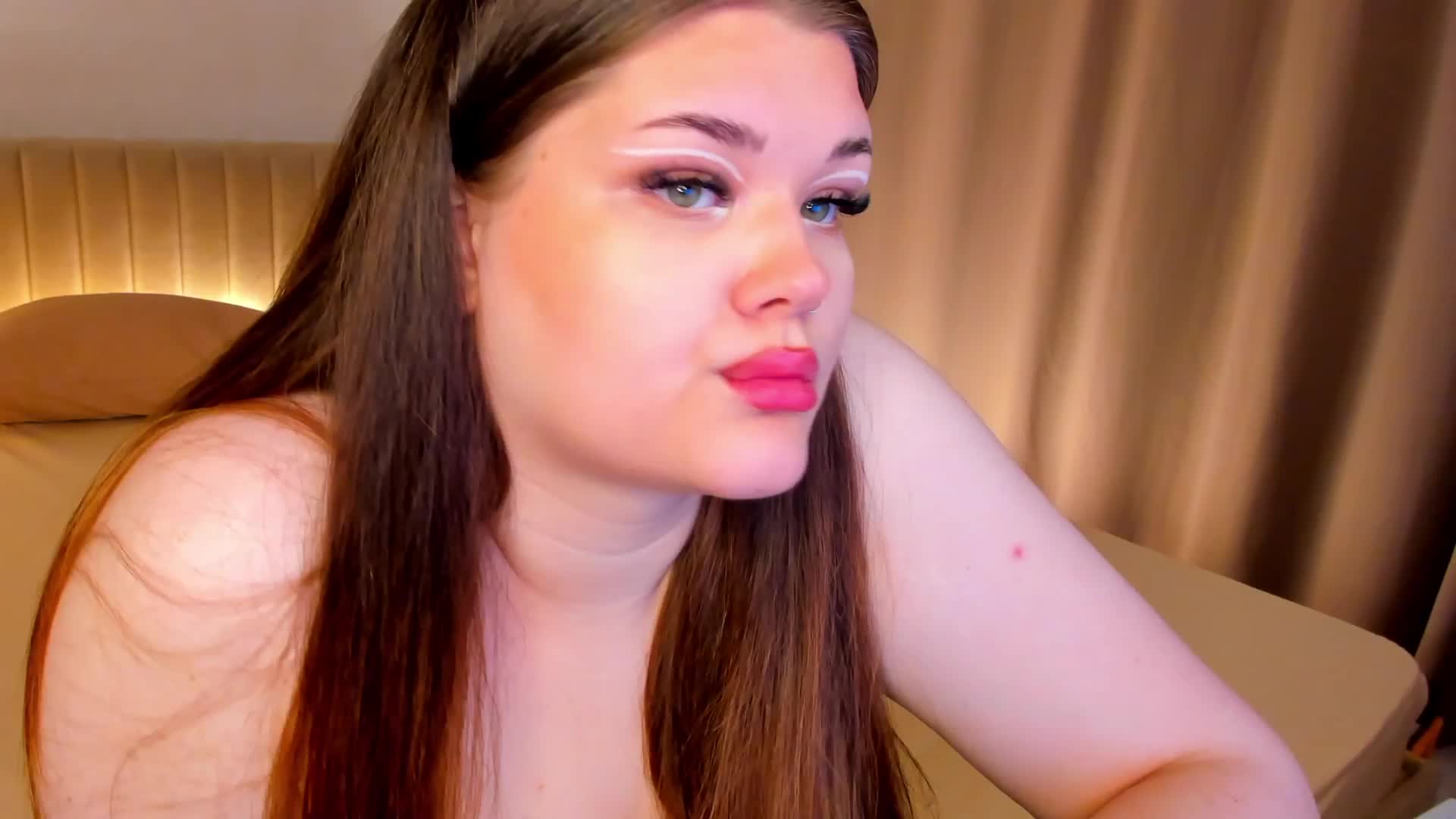 elle-one Adult Chat August 30, 2025