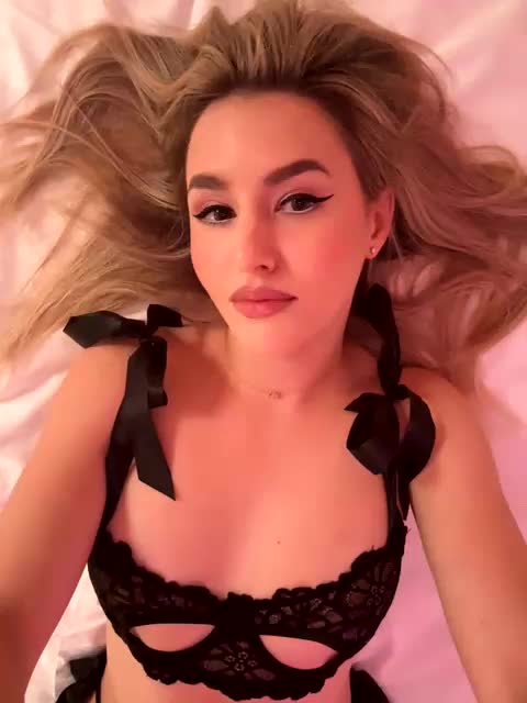 viXXXie Adult Chat August 30, 2025