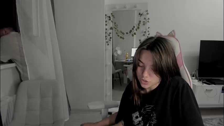 kesh_mne Adult Chat August 31, 2025