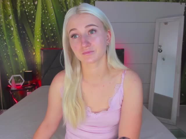 HollyTaillor Adult Chat August 31, 2025