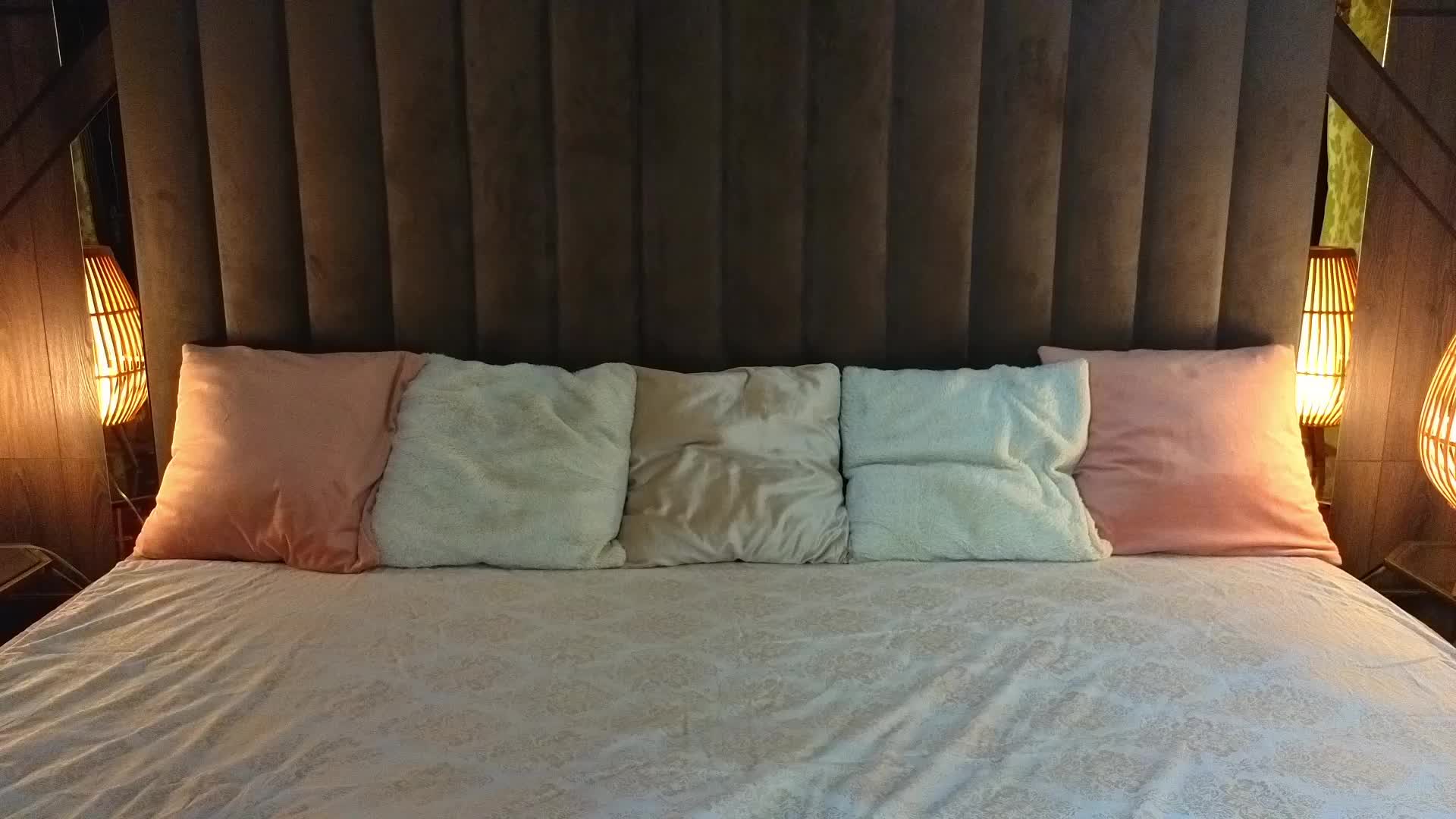 NeylaCharm Adult Chat August 31, 2025