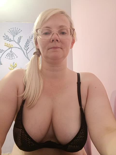 Sweetie454 Adult Chat August 31, 2025