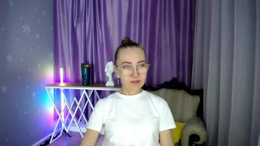 queen_a_n_i Adult Chat August 31, 2025