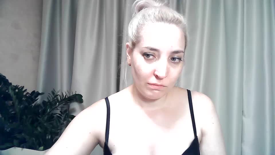 mariska-kiska Adult Chat September 1, 2025