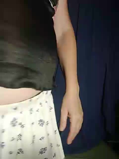 FameLara Adult Chat September 1, 2025