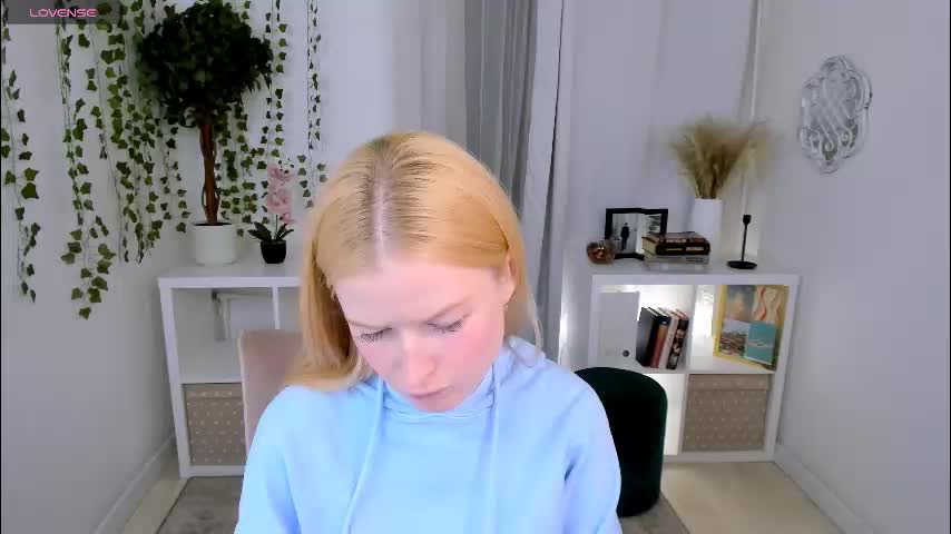 laly_peach Adult Chat September 1, 2025