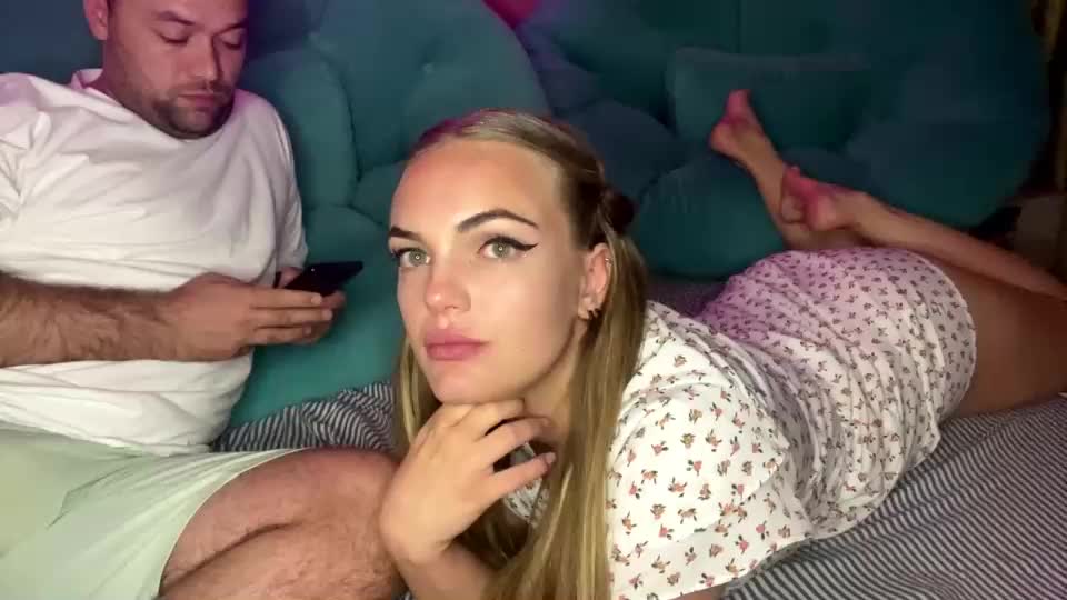 deeplookscouple Adult Chat September 1, 2025