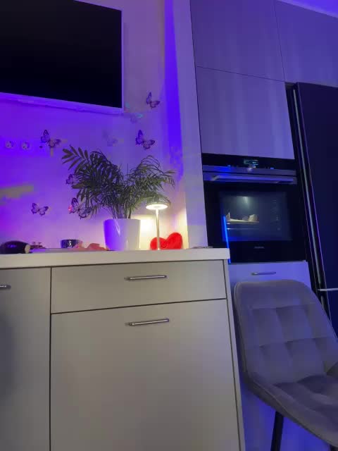 -TATUHA- Adult Chat September 1, 2025