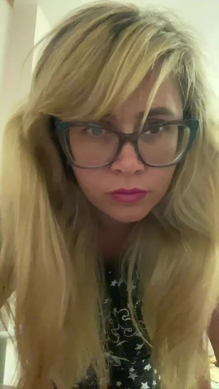 Elegant00Girl Adult Chat September 1, 2025