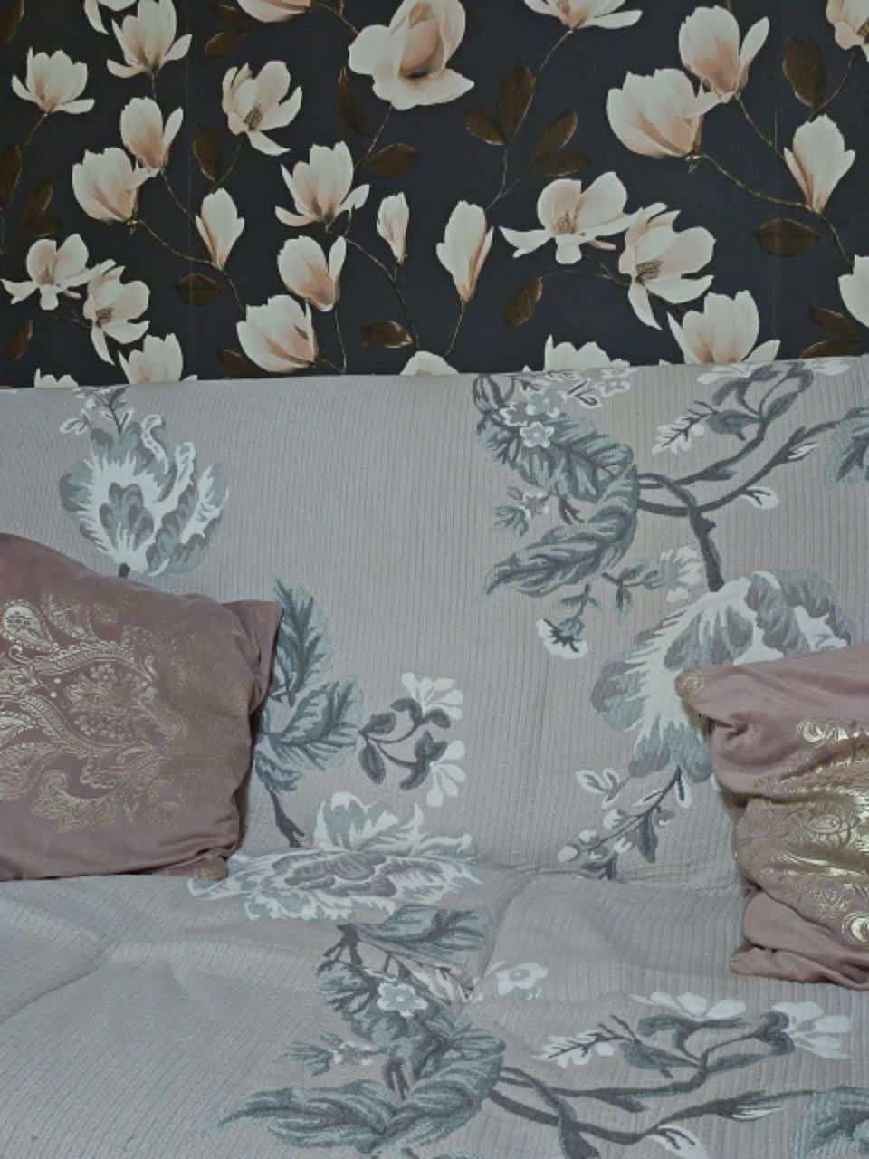 Pink-Lips Adult Chat September 1, 2025