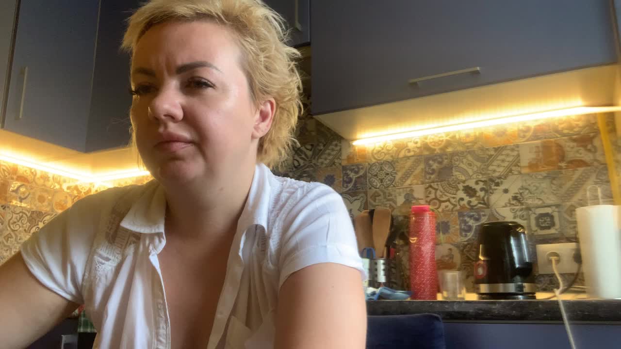 Oksana494 Adult Chat September 1, 2025