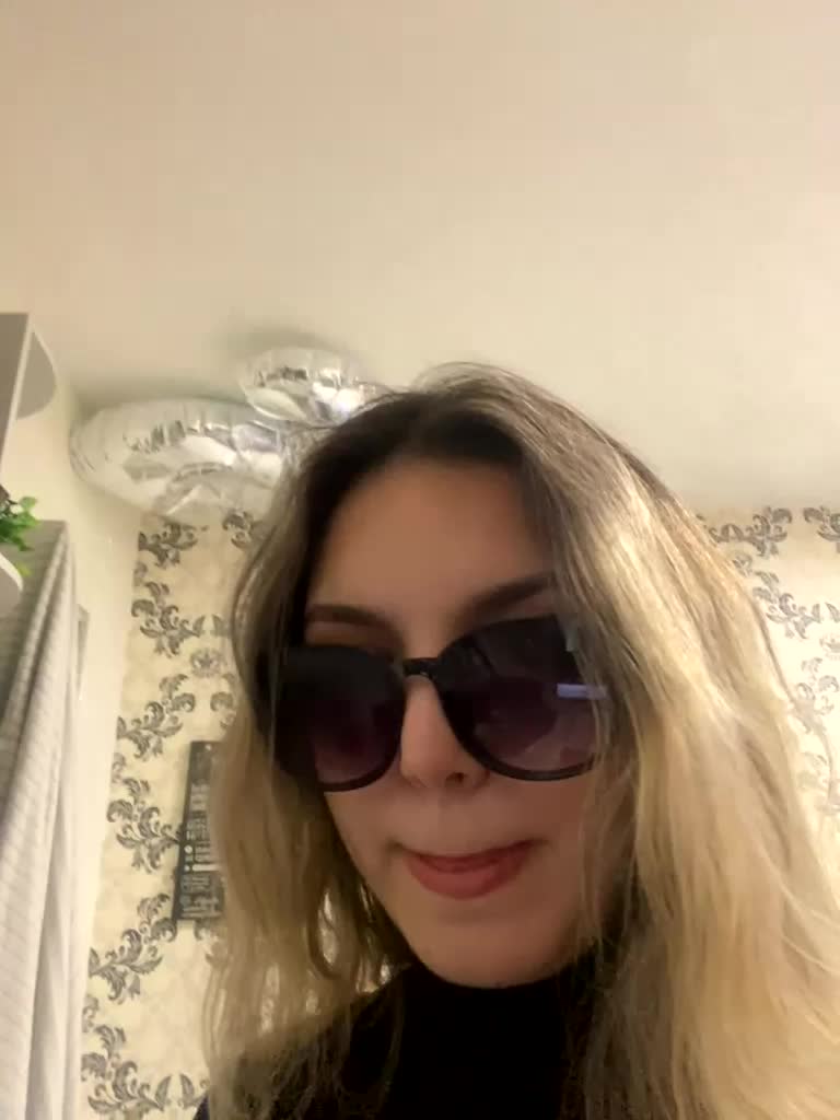 JULIE21 Adult Chat September 1, 2025