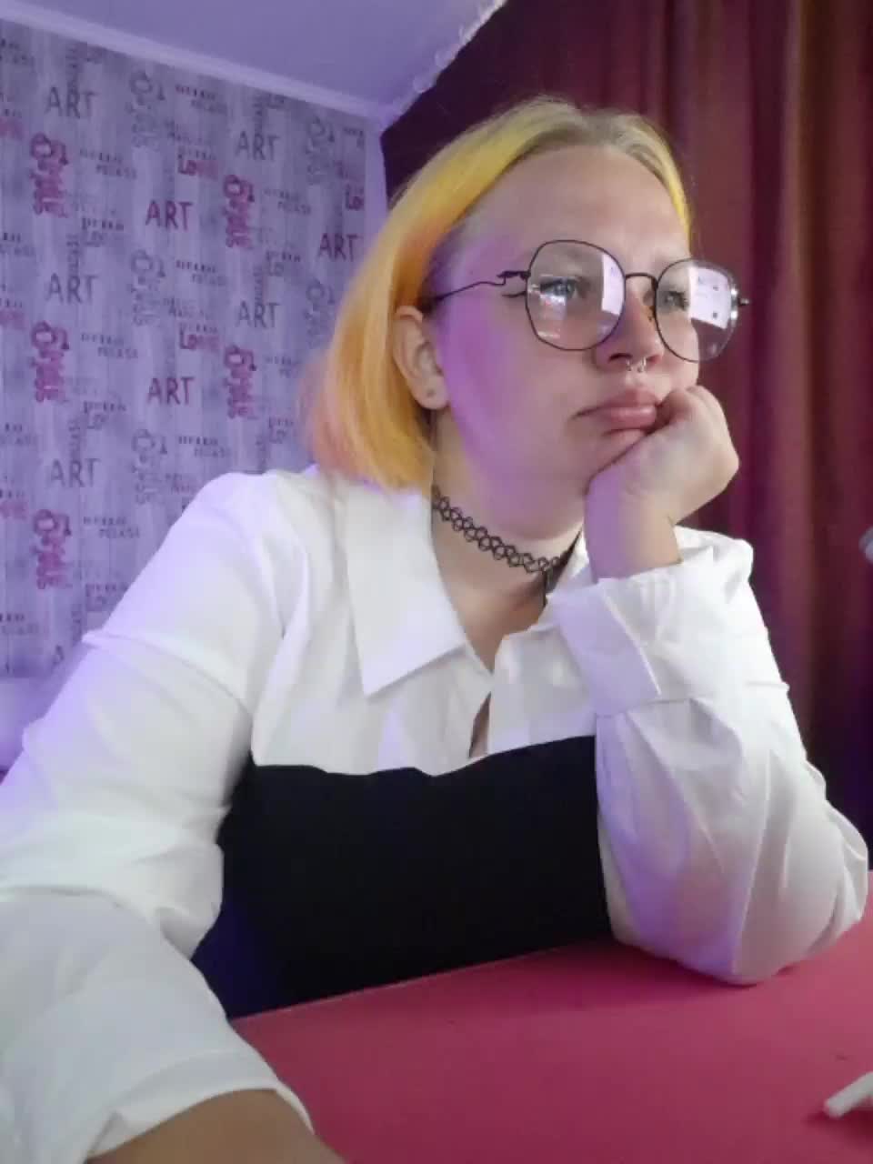 -MeooW- Adult Chat September 1, 2025