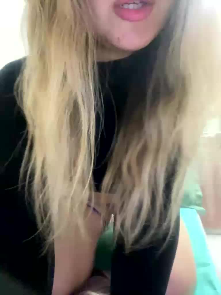 JULIE21 Adult Chat September 1, 2025