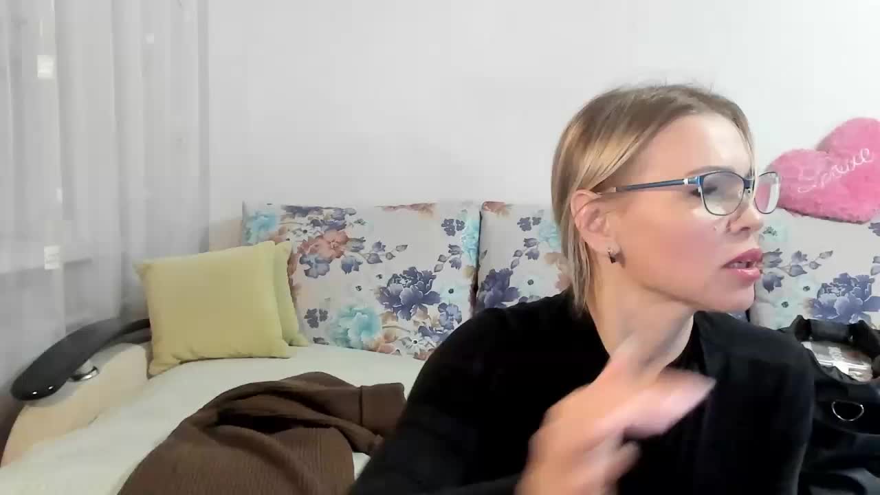 Lisa1225 Adult Chat September 3, 2025