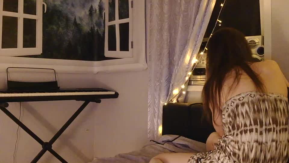 Ellie_13 Adult Chat September 3, 2025