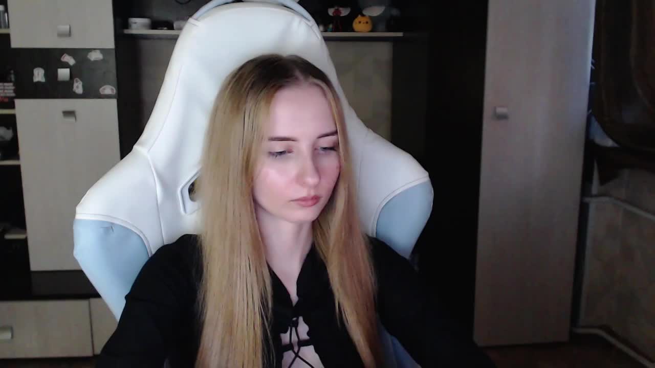 Cutti_Crystal Adult Chat September 3, 2025