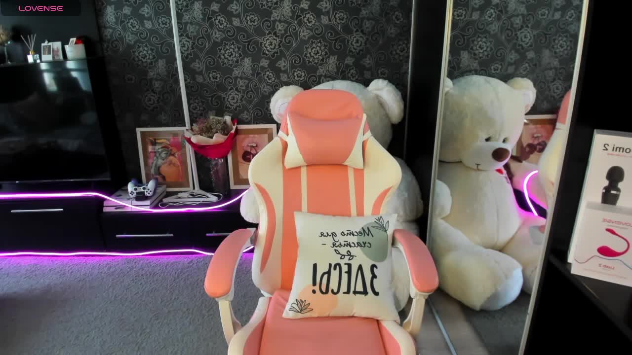 Queen_baby Adult Chat September 3, 2025