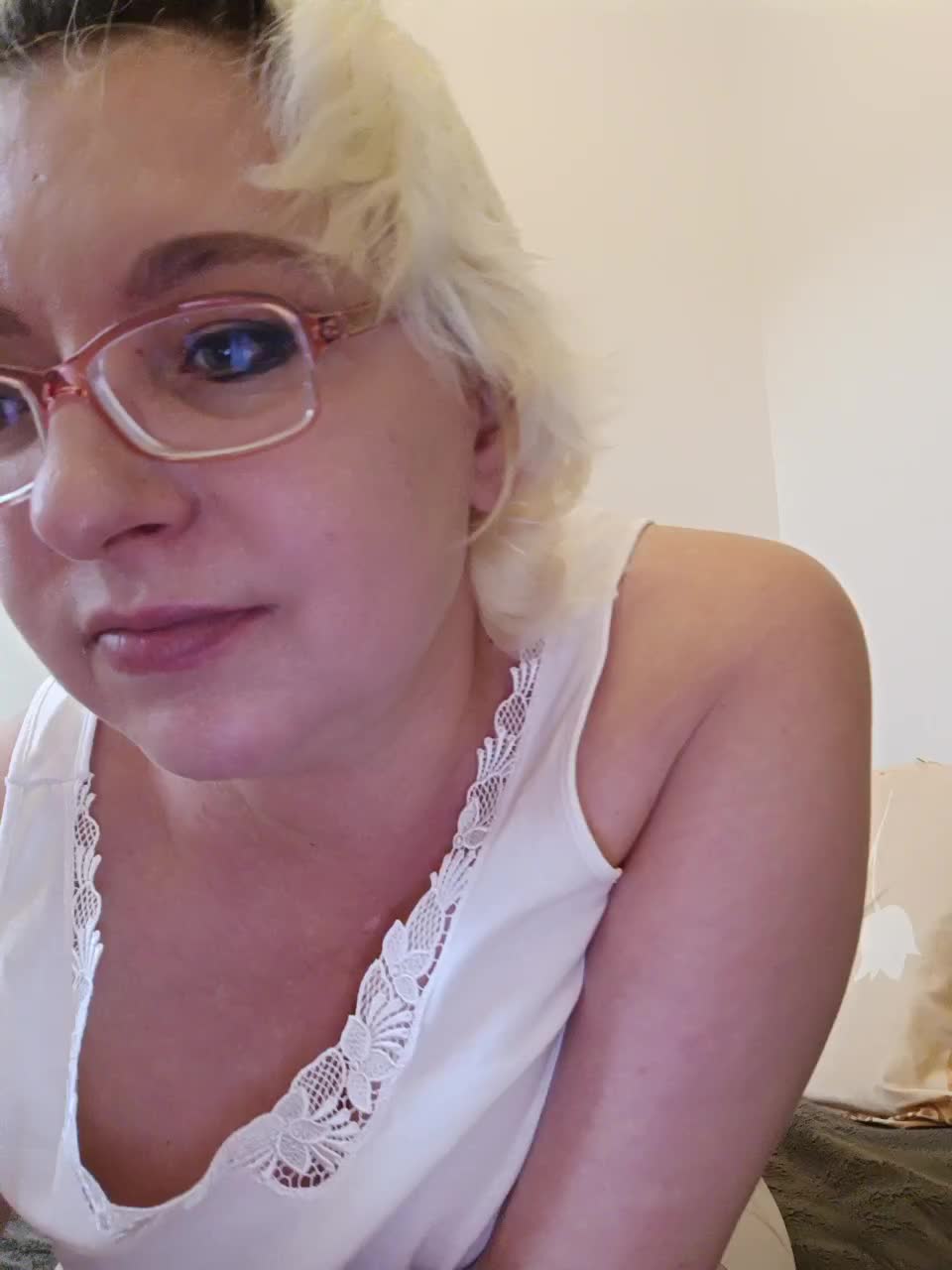 Vika211 Adult Chat September 3, 2025