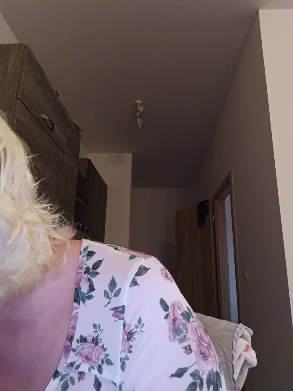 Vika211 Adult Chat September 3, 2025