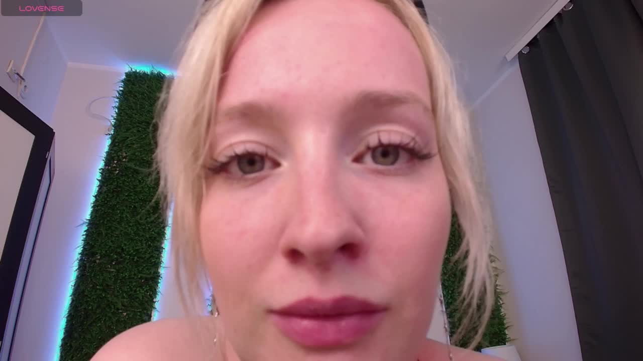 Nicole-Aniston Adult Chat September 4, 2025