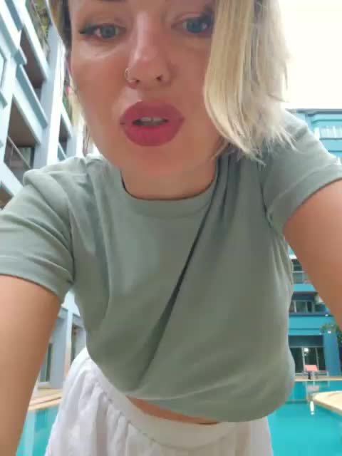 MinniMia Adult Chat September 4, 2025