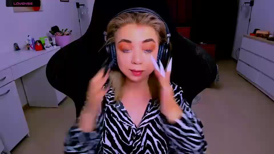 littleSiyfairy Adult Chat September 3, 2025