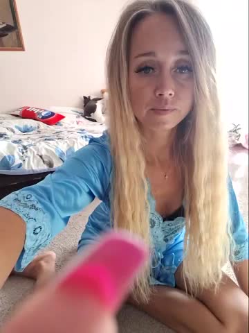 b_l_o_n_d_i_n_k_a Adult Chat September 2, 2025