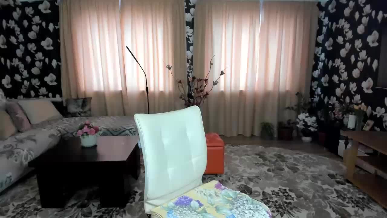 Pink-Lips Adult Chat September 4, 2025