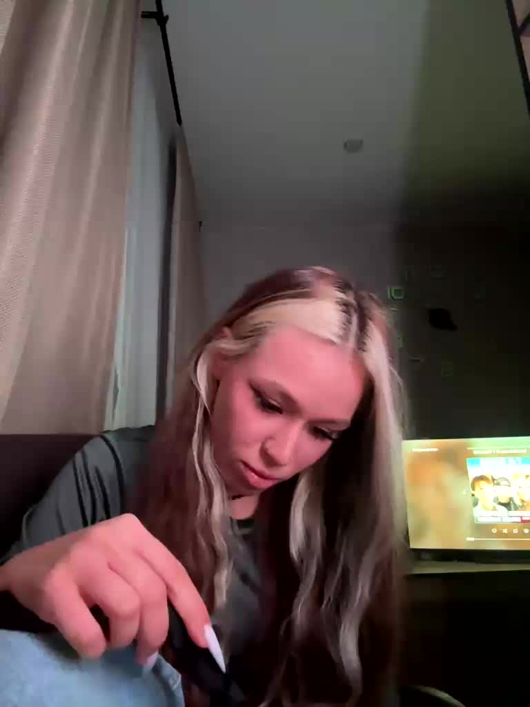 askorbinkiii Adult Chat September 4, 2025