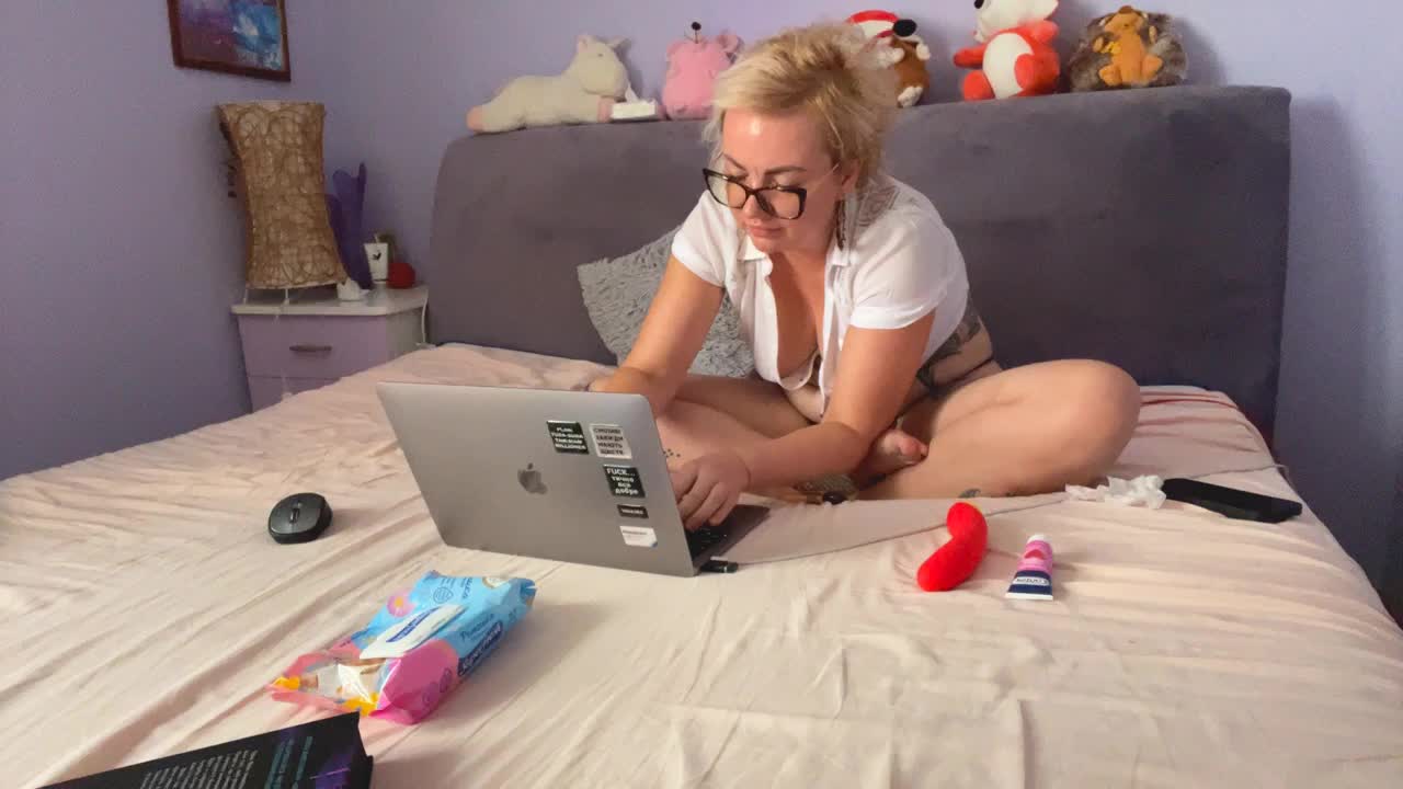 Oksana494 Adult Chat September 4, 2025