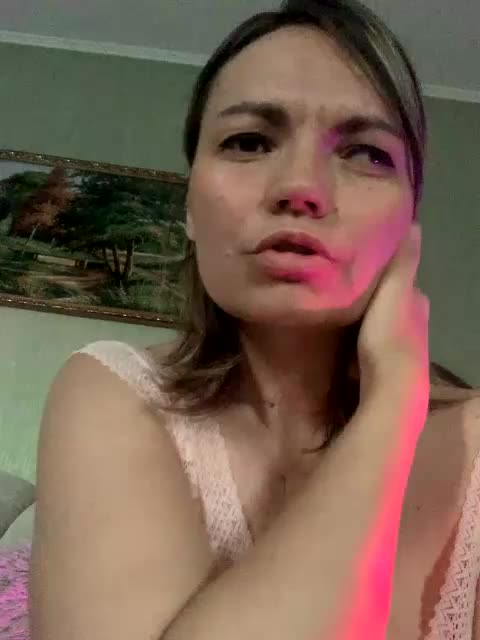 Ella-Pearlie Adult Chat September 5, 2025