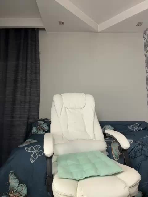 Eva-Bella Adult Chat September 5, 2025