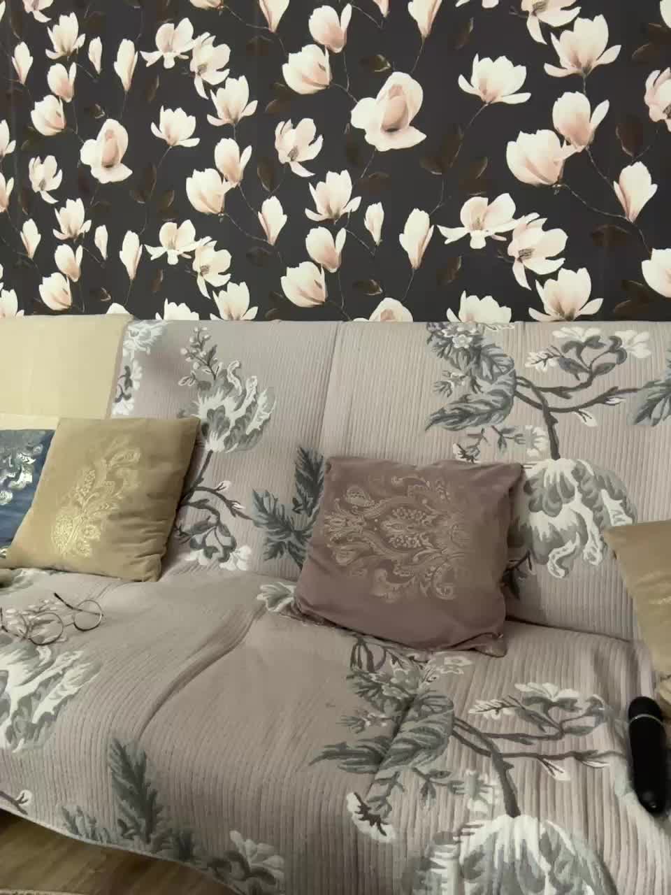 Pink-Lips Adult Chat September 5, 2025