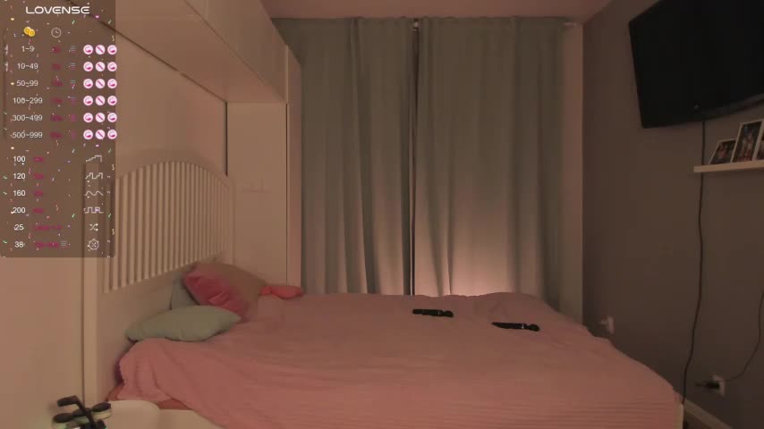 Olivia_livi Adult Chat September 5, 2025