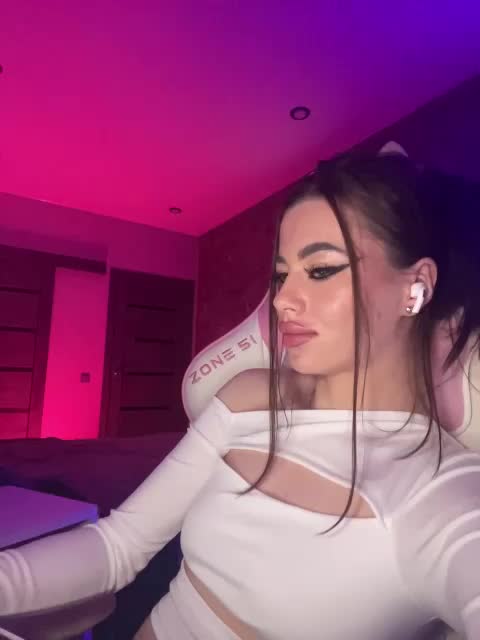 HotGirlEva Adult Chat September 5, 2025