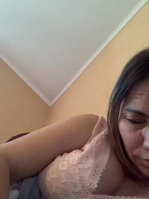 Ella-Pearlie Adult Chat September 5, 2025