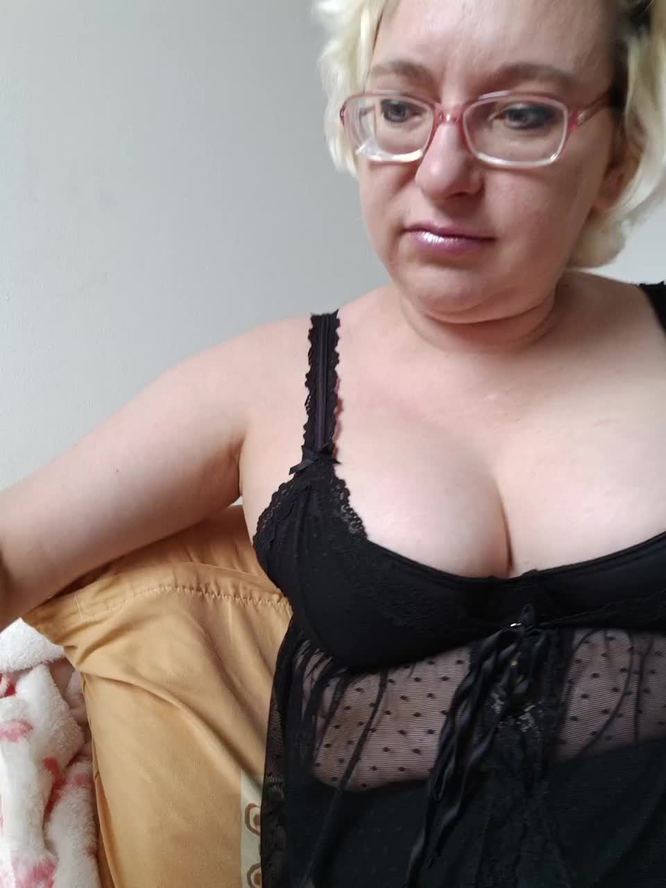 Vika211 Adult Chat September 6, 2025